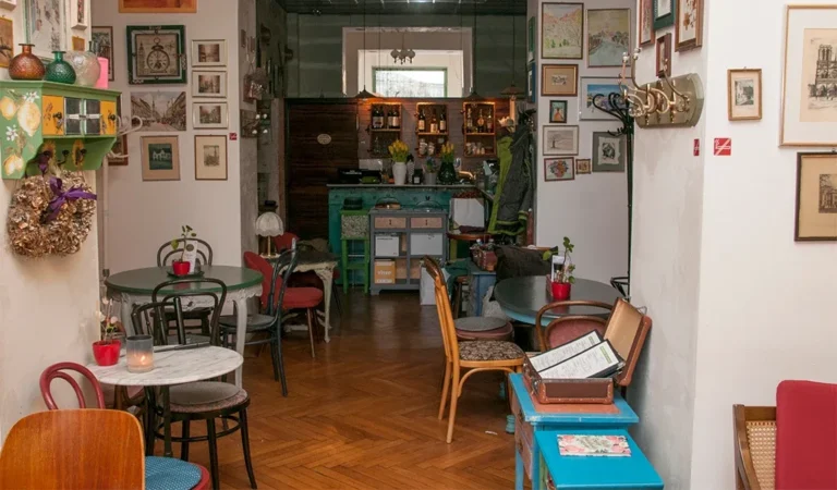 Dining room of Brasserie de la Marie