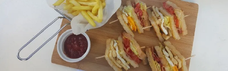 Toasts and sandwiches at Brasserie de la Marie